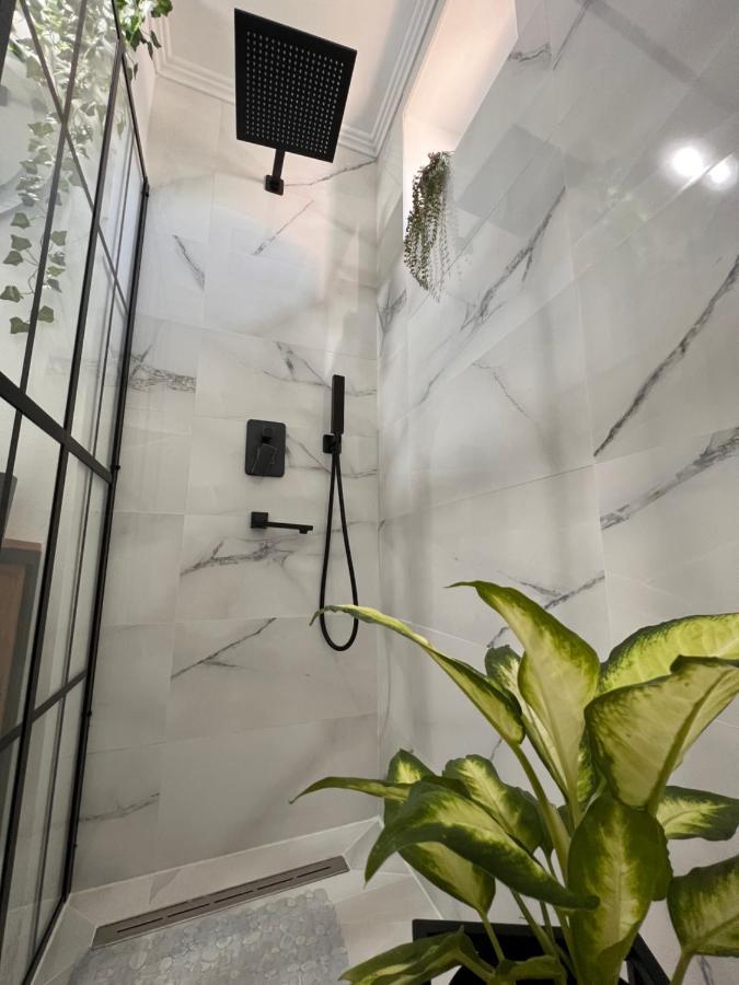 Caris Home Hunedoara Ngoại thất bức ảnh