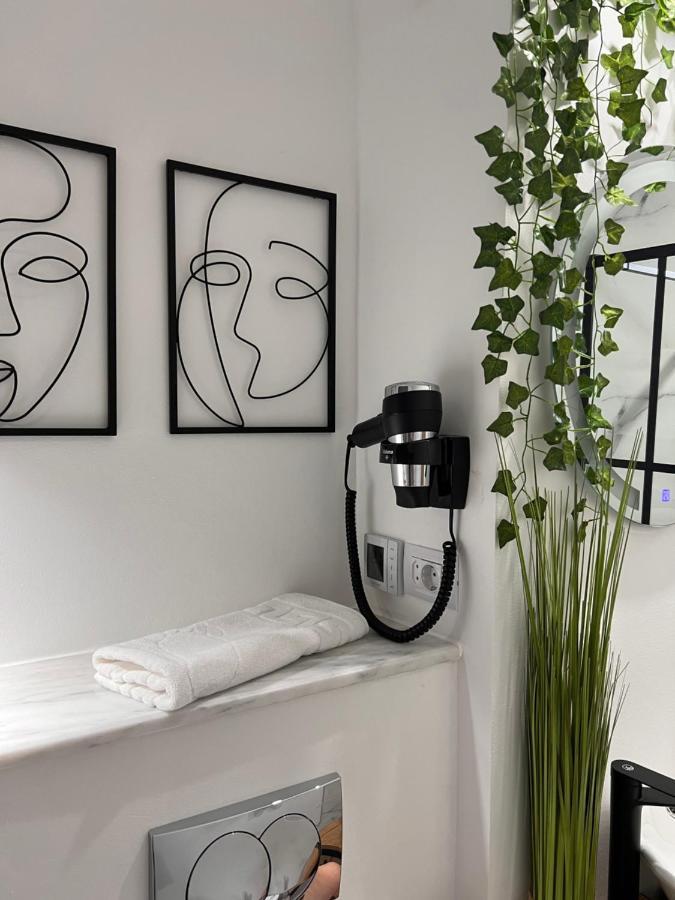 Caris Home Hunedoara Ngoại thất bức ảnh