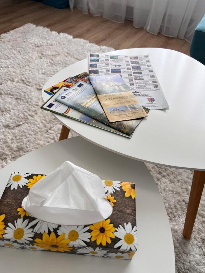 Caris Home Hunedoara Ngoại thất bức ảnh