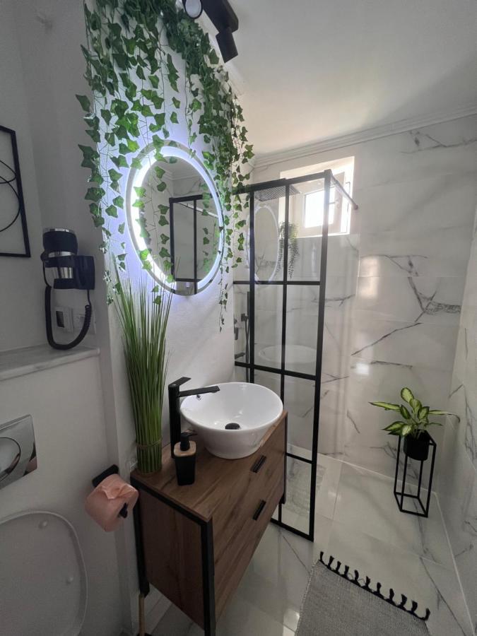 Caris Home Hunedoara Ngoại thất bức ảnh
