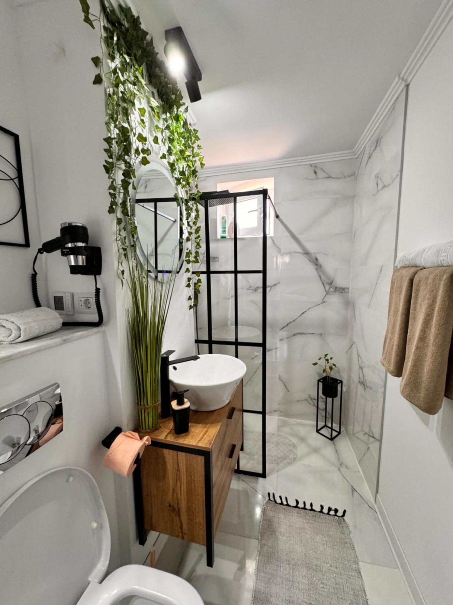 Caris Home Hunedoara Ngoại thất bức ảnh