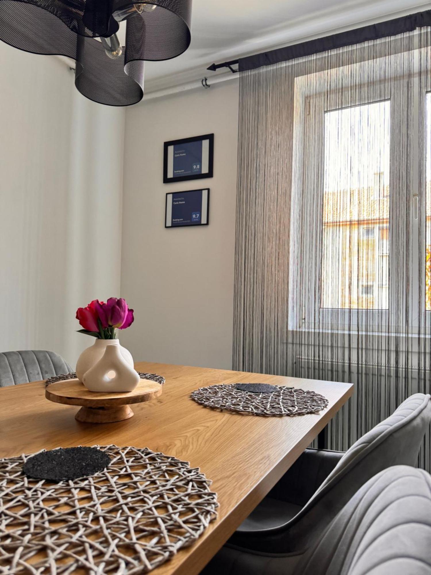 Caris Home Hunedoara Ngoại thất bức ảnh